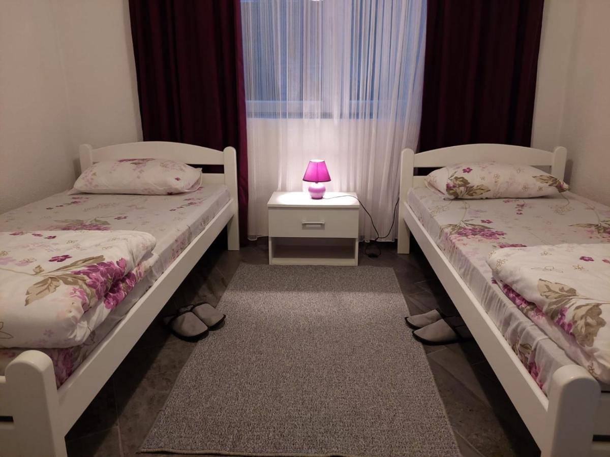 Apartman Amelaa Kulen Vakuf Exterior foto